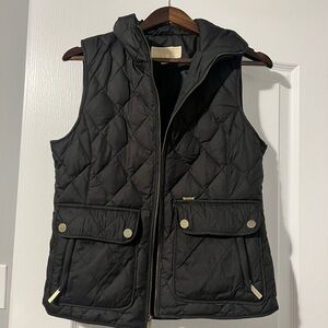 Michael Kors lightweight quilted down vest. In black. Size S.